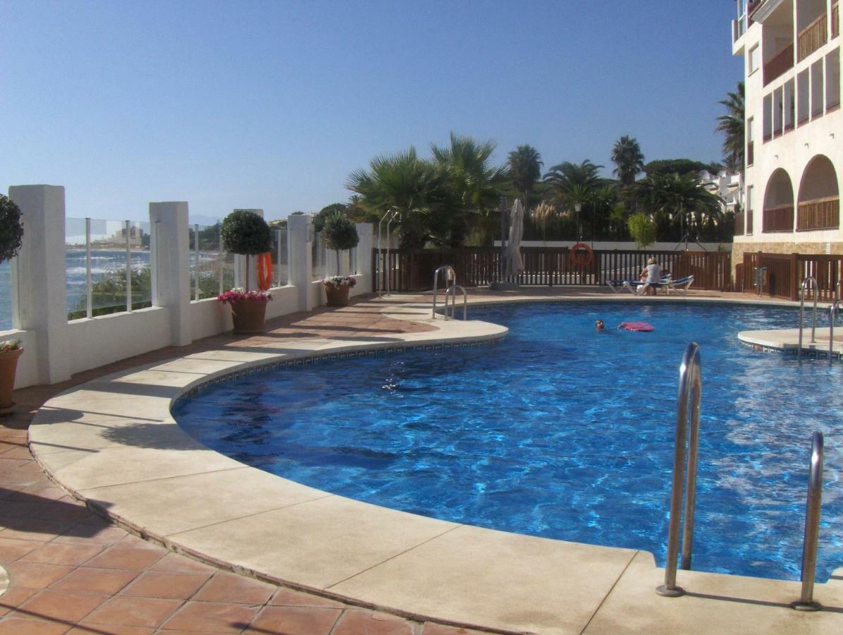 Beachfront Penthouse Apartment With Large Terrace And Breathtaking Sea Views Close To Marbella Spain Sitio de Calahonda Eksteriør bilde