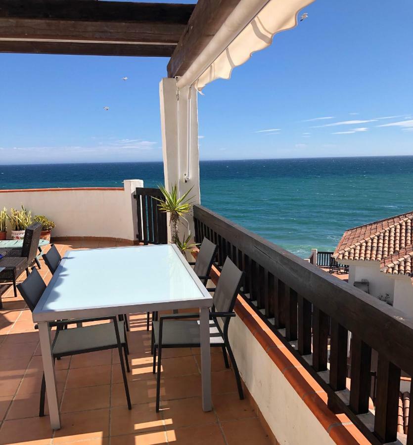 Beachfront Penthouse Apartment With Large Terrace And Breathtaking Sea Views Close To Marbella Spain Sitio de Calahonda Eksteriør bilde